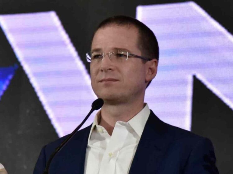 Ricardo Anaya estará fuera para librar orden de aprehensión