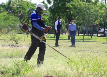 Fortalece Ayuntamiento limpieza de áreas verdes en Victoria