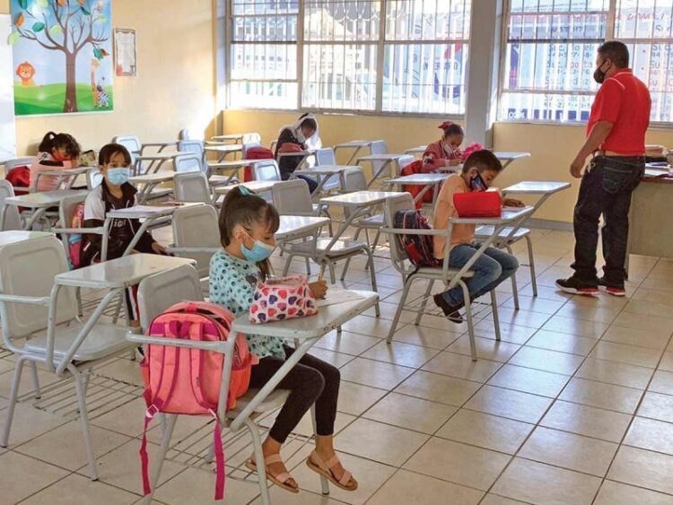 Hay riesgo de perder a una generación: SEP; regreso a las escuelas lo evitará, indica