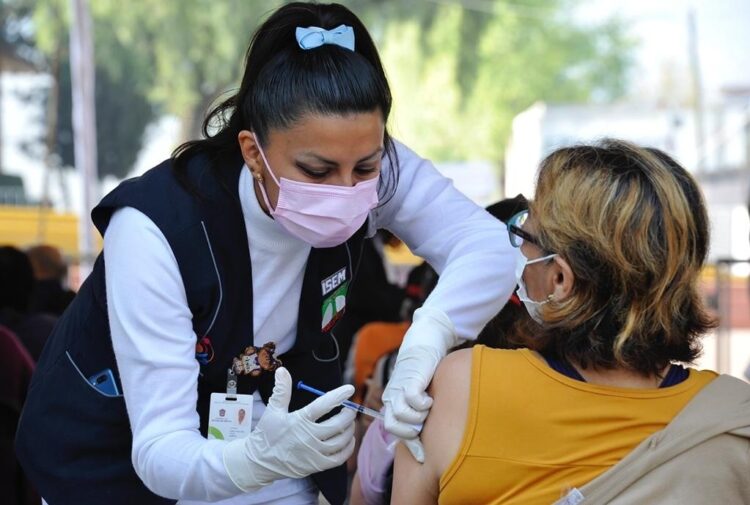 Anuncian un día más de vacunación anti-Covid para jóvenes en Victoria