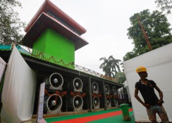 India inaugura torre purificadora de aire para abatir contaminación