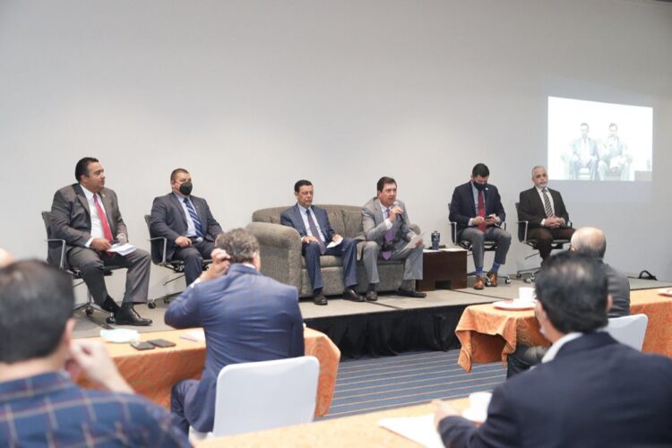 Culminación de estudios profesionales  hará más competitivos a Dos Laredos