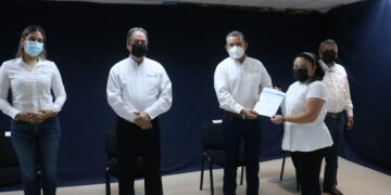 Entregan  SNTE-SET nombramientos de cambios 2021-2022