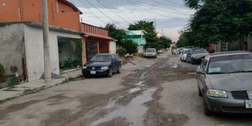 Lanzan SOS a COMAPA-Victoria por fuga de varios días en Col. Pajaritos
