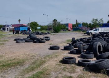Inmoviliza Limpieza Urbana llantas inservibles en Nuevo Laredo