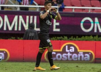 Chivas consigue un triunfo 2-1 ante Necaxa