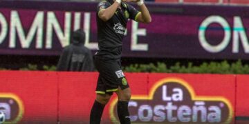 Chivas consigue un triunfo 2-1 ante Necaxa