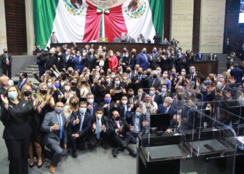 Convoca Marko Cortés a diputados corregir rumbo del país desde el parlamento