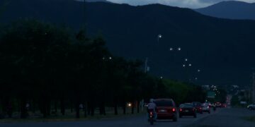 Rehabilitan alumbrado público en Libramiento Naciones Unidas de Victoria