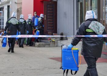 Millones de personas son confinadas en China tras brote de variante Delta