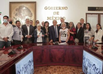 López Obrador anuncia Comisión de la Verdad para víctimas de guerra sucia