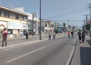 Bloquean Didis y Uber un tramo en avenida Hidalgo en Tampico