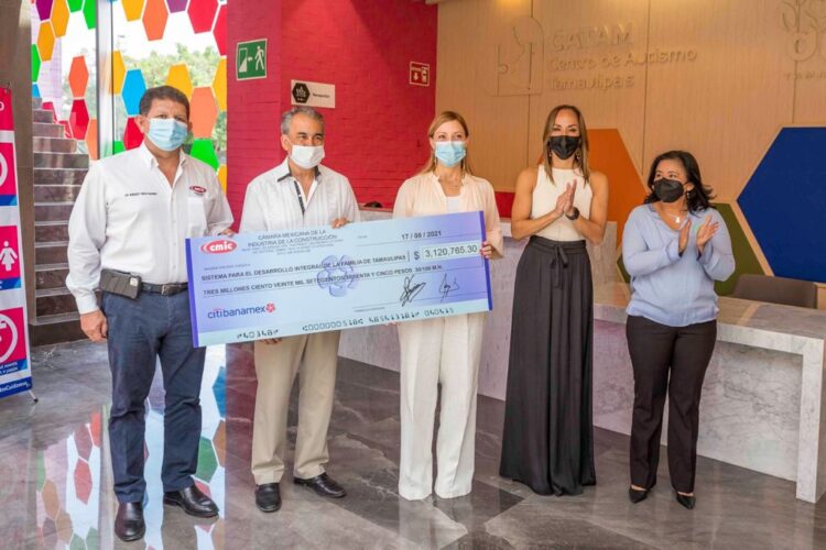 Apoyan empresarios de la construcción programa del DIF Tamaulipas