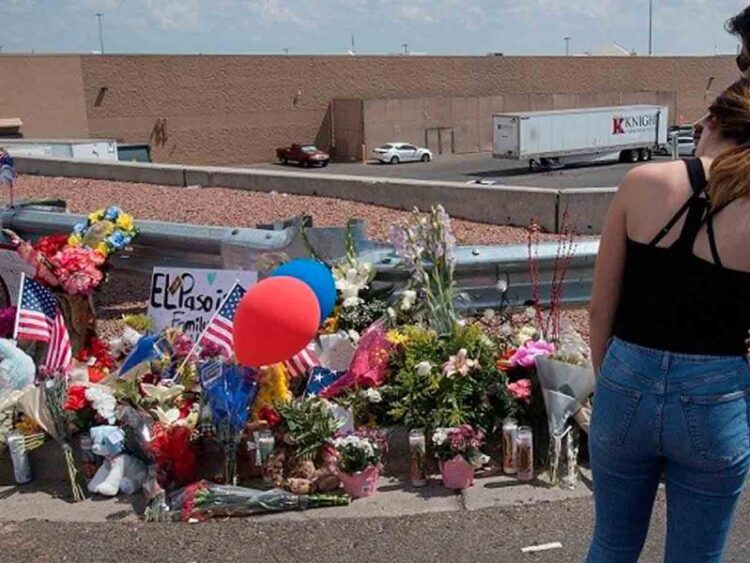 Conmemoran masacre en centro comercial en El Paso, Texas; acude Marcelo Ebrard