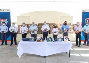 Entrega Sanmiguel libros de  apoyo a Supervisión Escolar 226