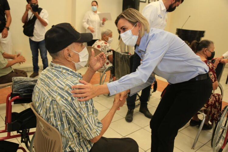 Dona Municipio más de 400 aparatos funcionales