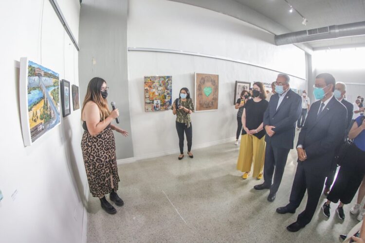 Inauguran Sanmiguel y cónsules de México y EU muestra de artes plásticas binacional 2021