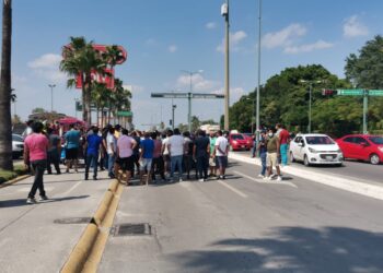 Protestan choferes de Didi frente a Casa de Gobierno