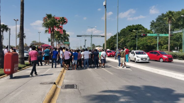 Protestan choferes de Didi frente a Casa de Gobierno
