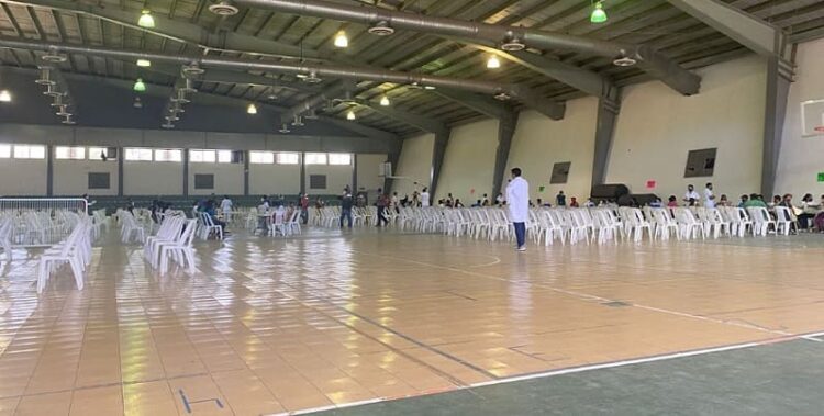 Sin filas inicia jornada de vacunación para 30 a 39 años en Madero.