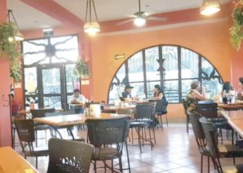Sigue pandemia golpeando a restaurantes