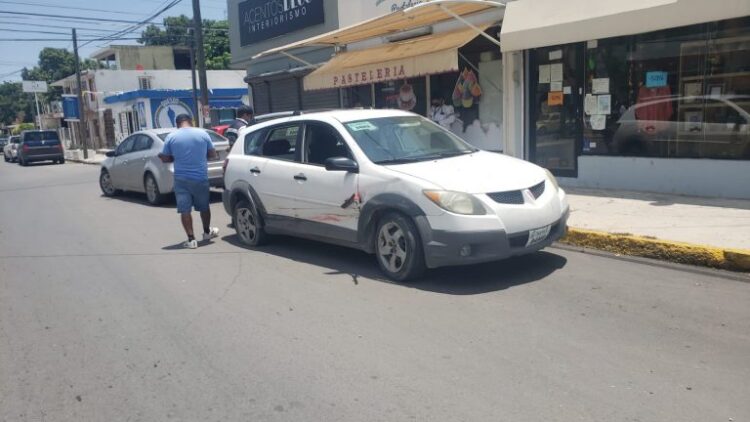 Costoso choque causa conductor