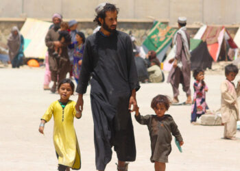 Más de medio millón de afganos desplazados por la violencia en el país: ONU
