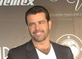 Capetillo sorprende a seguidores tras acudir al hospital