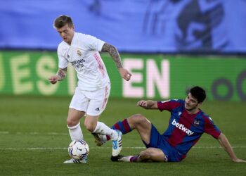 Levante le planta juego al R. Madrid y empatan 3-3