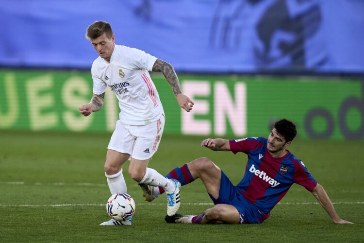 Levante le planta juego al R. Madrid y empatan 3-3