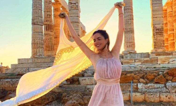 Niegan acceso al templo de Poseidón a Karla Díaz