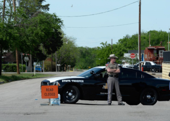 Bloquea magistrada orden que permitía a policía estatal detener transporte con migrantes