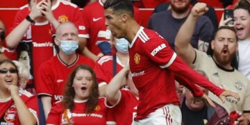 Cristiano se estrena con doblete en regreso al Manchester United