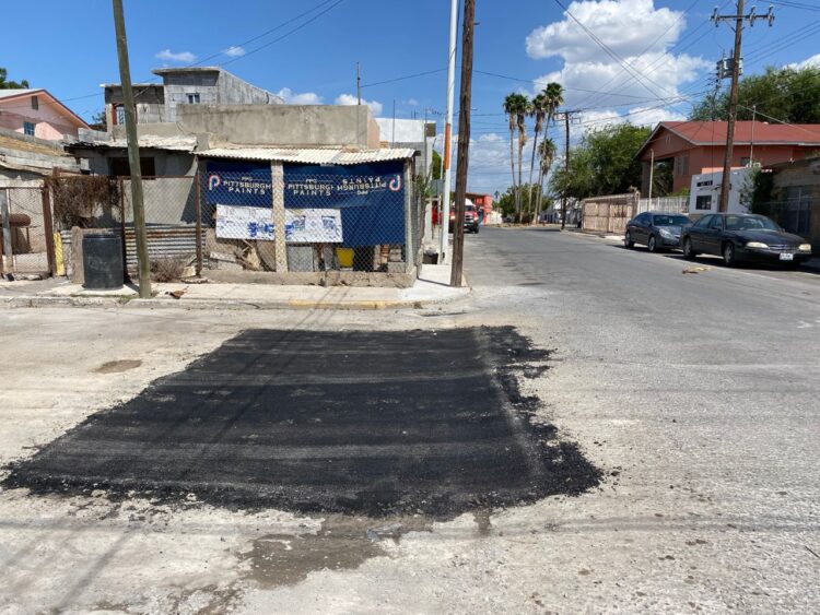 Reparan pavimento en colonias  ‘Hacienda J. Longoria’ y ‘Viveros’