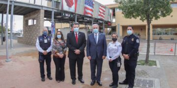 Constatan Sanmiguel y Pete Saenz la  agilidad del carril Sentri en Puente 1