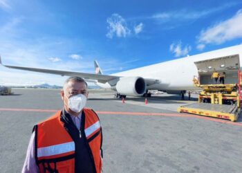 Llega otro lote con 228 mil 150 dosis de Pfizer a México