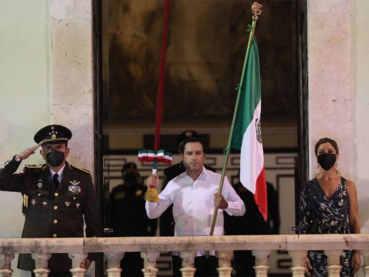 Vitorean en Yucatán a “héroes de la salud” en Fiestas Patrias 