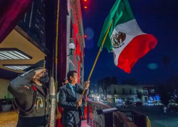 Presidente Municipal de Matamoros da Grito de aniversario de Independencia de México