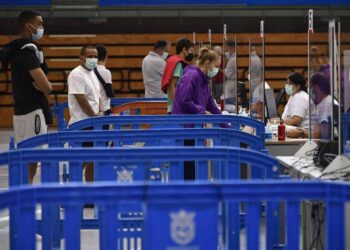 España aprueba tercera dosis de vacuna covid para adultos mayores