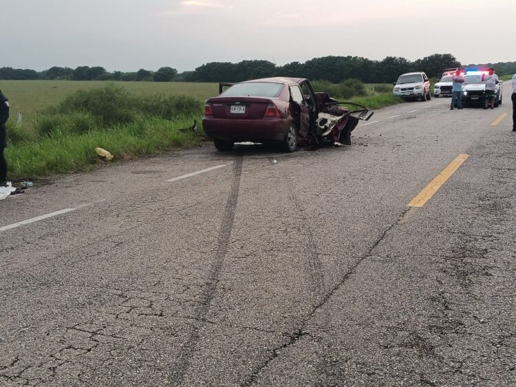 Muere mujer en choque de camioneta con auto carretera Aldama-E. Manuel
