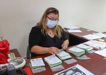 Exhortan a jóvenes tramitar  con tiempo la media cartilla