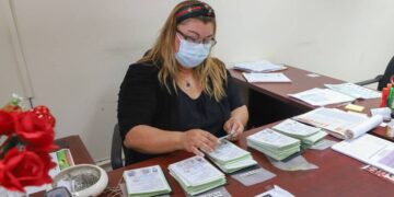 Exhortan a jóvenes tramitar  con tiempo la media cartilla