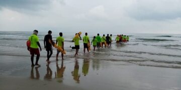 Salvavidas de Miramar  rinden homenaje a compañero fallecido