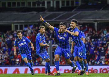 Cruz Azul gana 2-0 y vuelve a la senda del triunfo ante Gallos