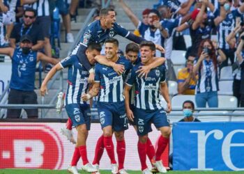 Rayados doma a Tigres 2-0 y cierra una semana redonda