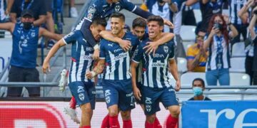 Rayados doma a Tigres 2-0 y cierra una semana redonda