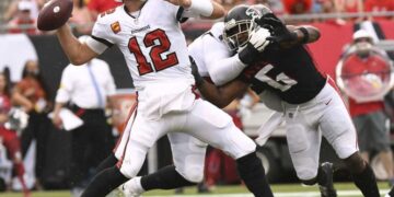 Tom Brady brilla en la victoria de los Bucaneros