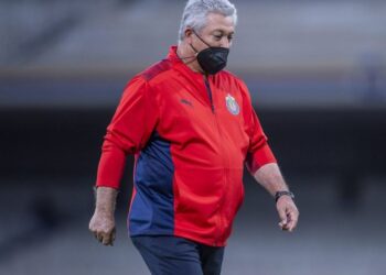 Víctor Manuel Vucetich es cesado como técnico de Chivas