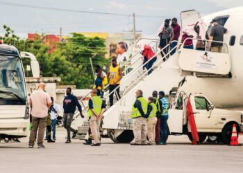 EU cierra frontera Texas-Coahuila para frenar a migrantes