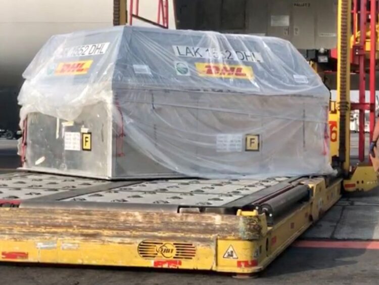 Llega a la Cd. de México nuevo embarque de vacunas covid de Pfizer